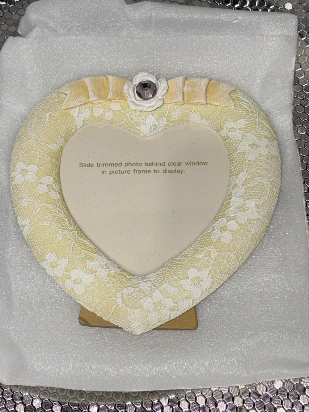 Avon Heart Photo Frame in Pale Yellow with White Accents
